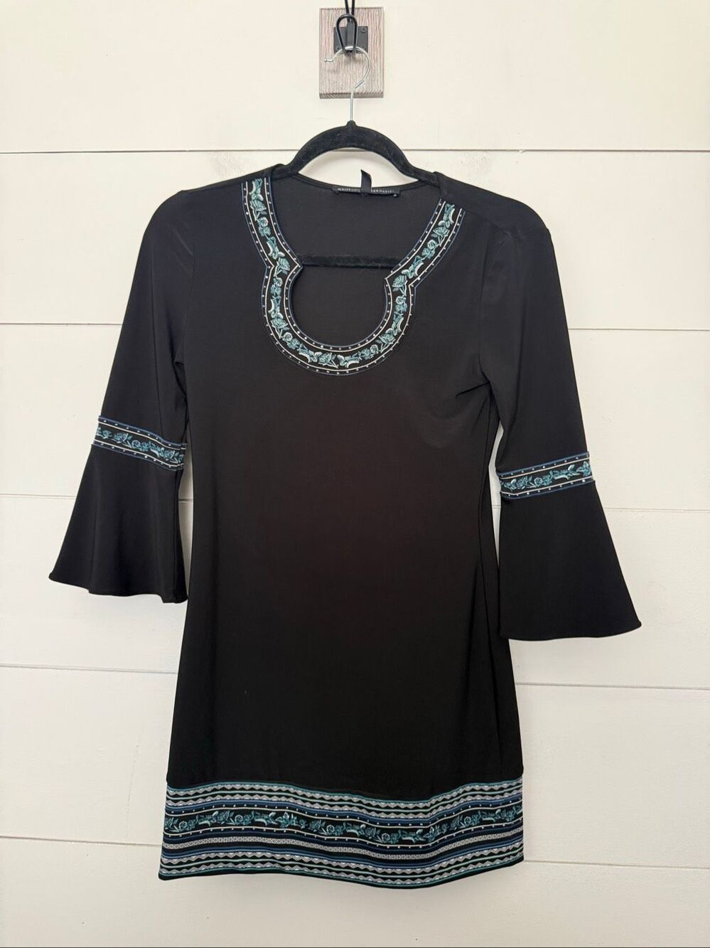 White House Black Market Women’s XXS Black Blue Ruffle Sleeve Mini Dress